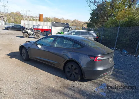 2025 Tesla Model 3 Long Range Rear-Wheel Drive/Standard z USA, uszkodzony, nr VIN 5YJ3E1EA2SF920187